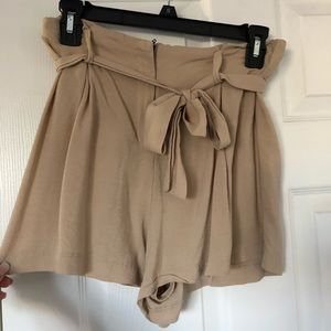 High waisted pleated shorts
